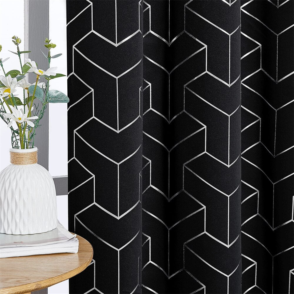 Akram Noir: Rideau Occultant